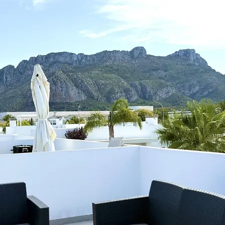 Charming With Panoramic Rooftop Terrace 아파트 *